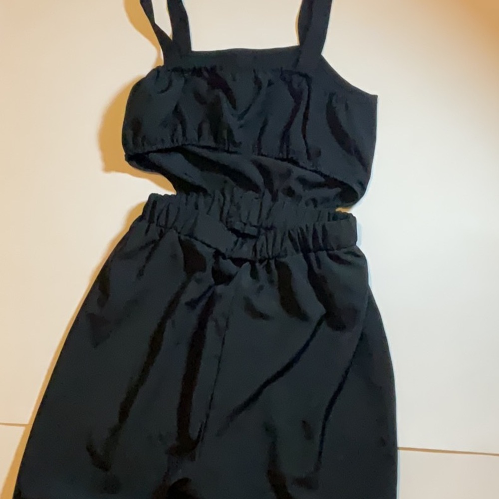 Open back Jumpsuit - Picture 7 of 9